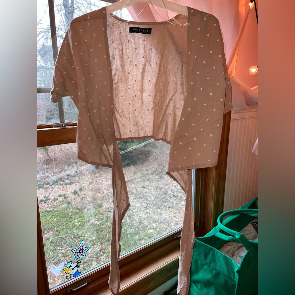 White fox boutique wrap top star print linen